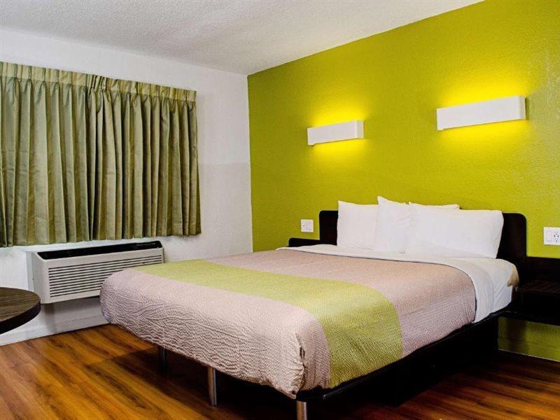 Motel 6-Modesto, Ca - Downtown Bagian luar foto