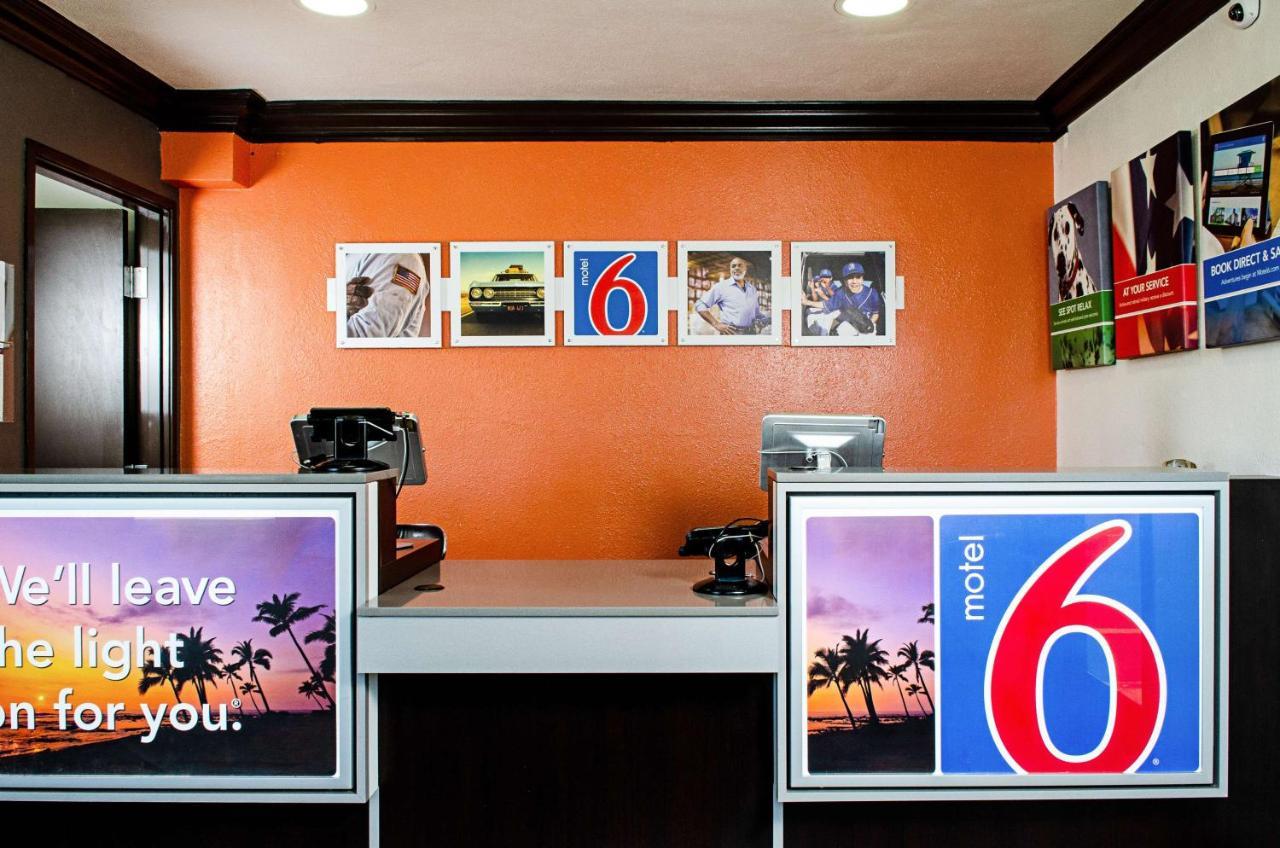 Motel 6-Modesto, Ca - Downtown Bagian luar foto