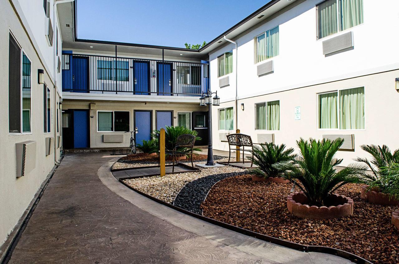Motel 6-Modesto, Ca - Downtown Bagian luar foto