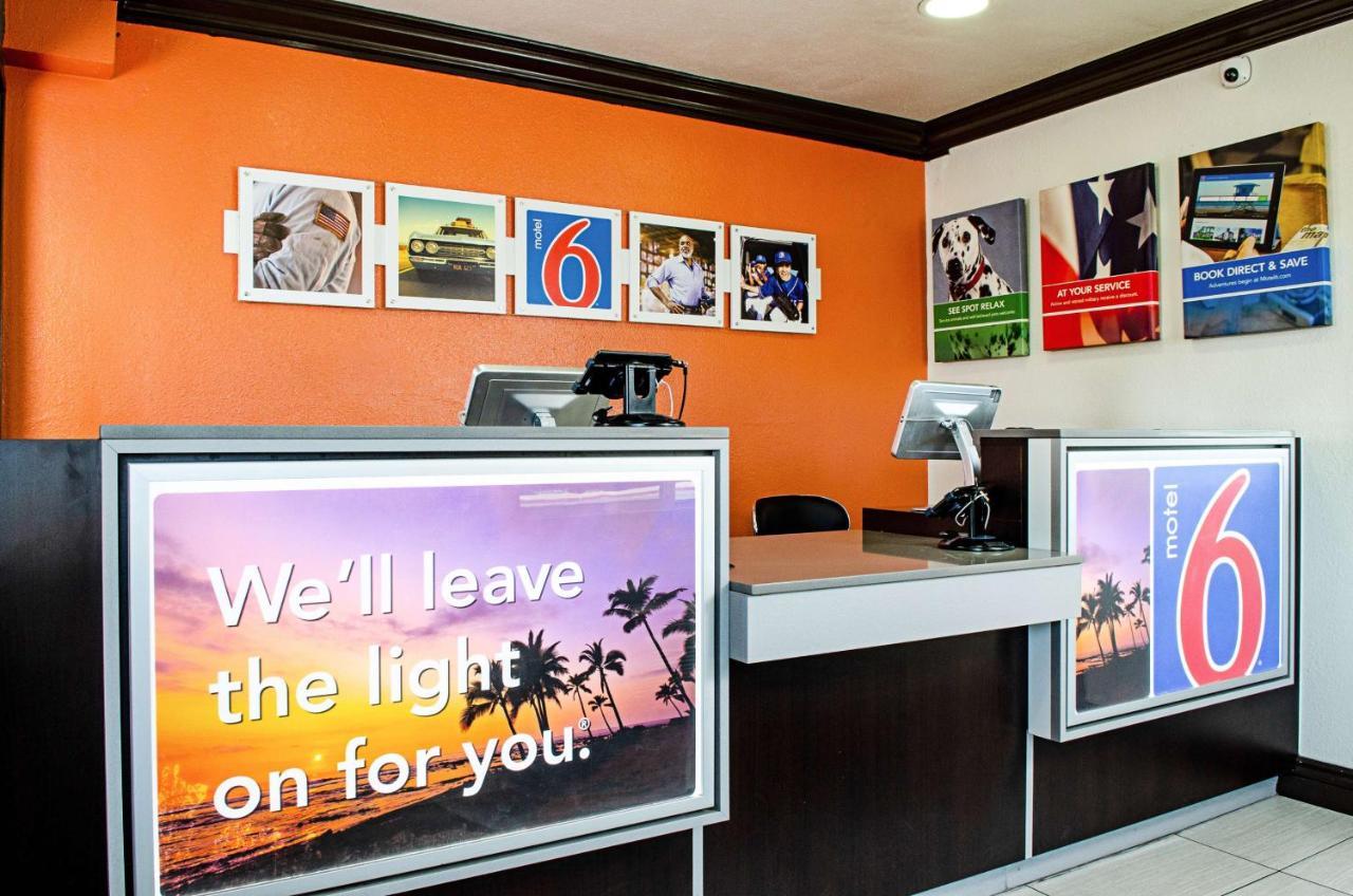 Motel 6-Modesto, Ca - Downtown Bagian luar foto