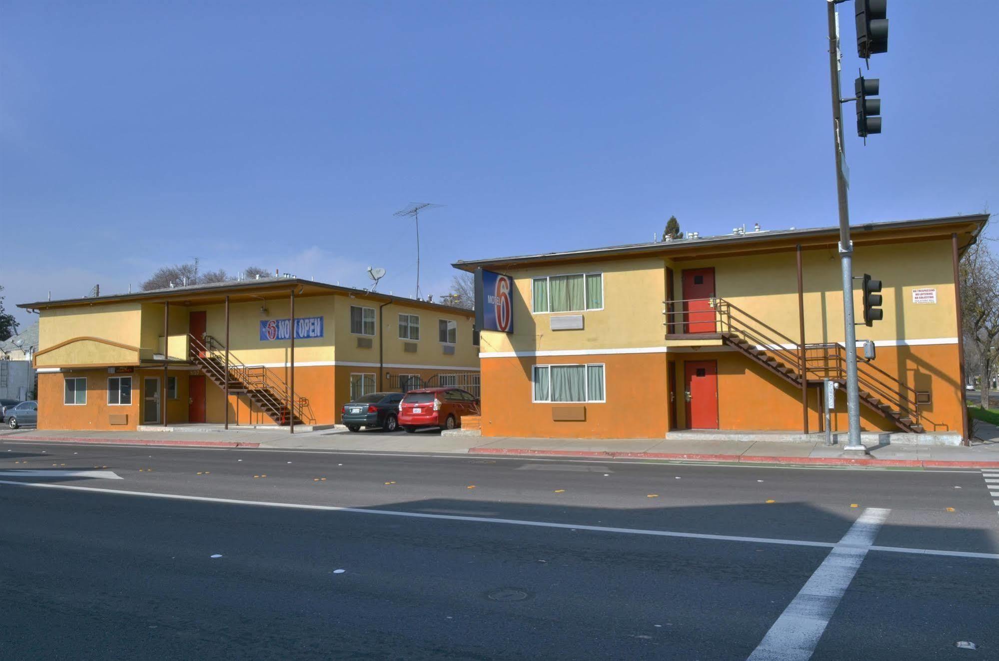 Motel 6-Modesto, Ca - Downtown Bagian luar foto