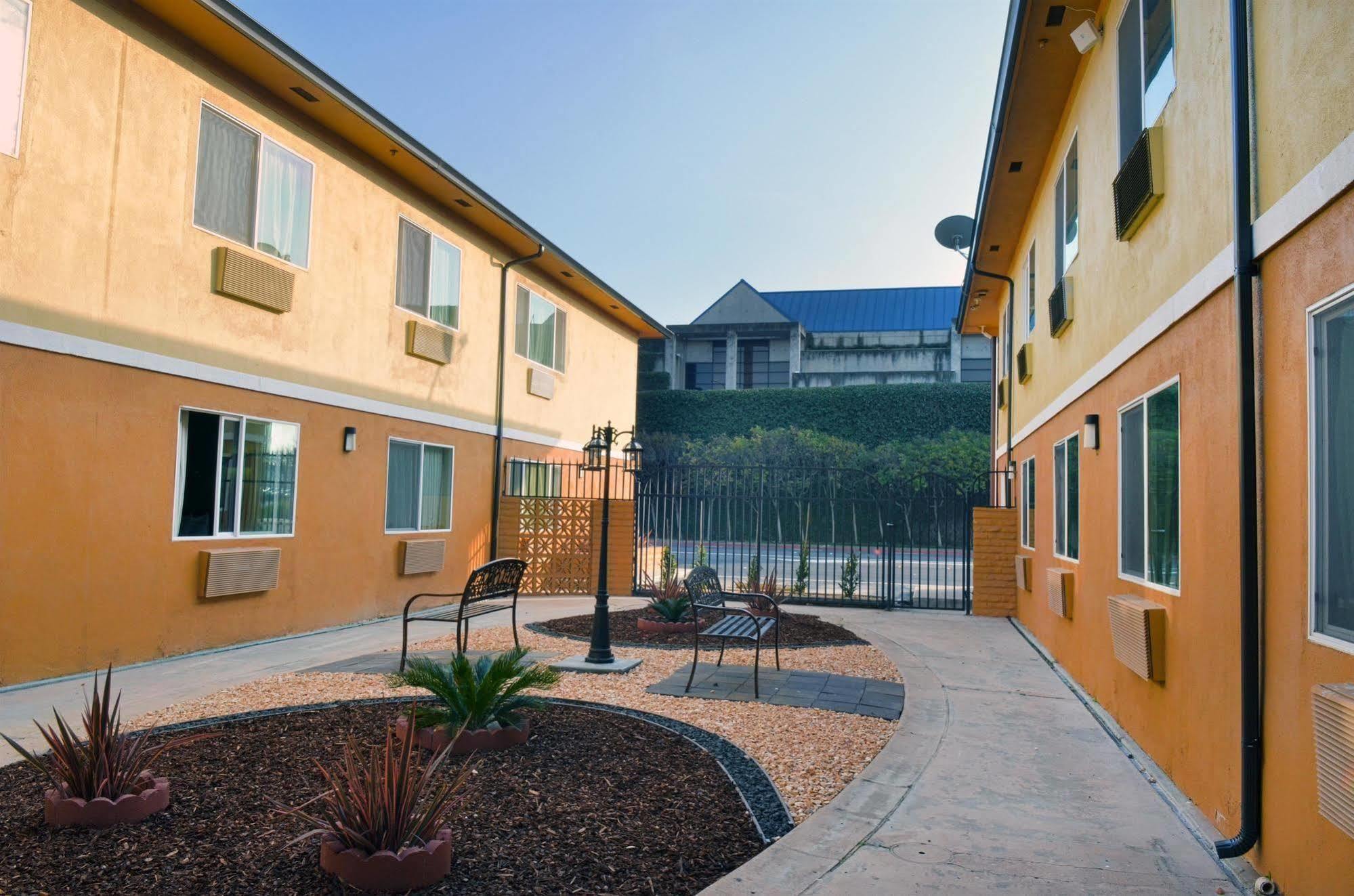 Motel 6-Modesto, Ca - Downtown Bagian luar foto